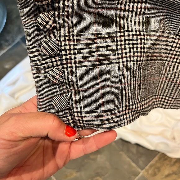 Wool like ankle length trouser pants. Cute buttons on leg. - Picture 2 of 6